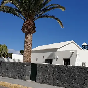 Casa A Primera Linea De Mar Costa Teguise